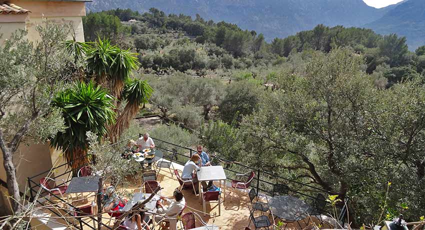 walking trips - winter holidays europe - Walkers' Britain