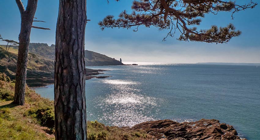 St Anthony Head on the South West Coast Path - Sherpa Expeditions walking holidays - © Thomas Tolkien