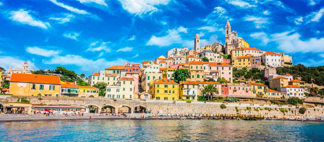 Discover the medieval town of Cervo in Italy
