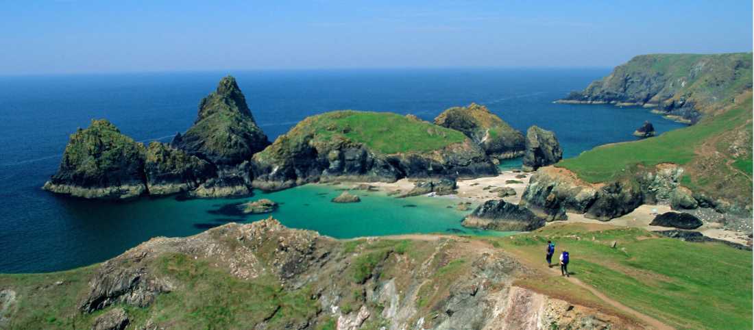 Kynance cove from the cliffs, south cornwall |  Robert Harding